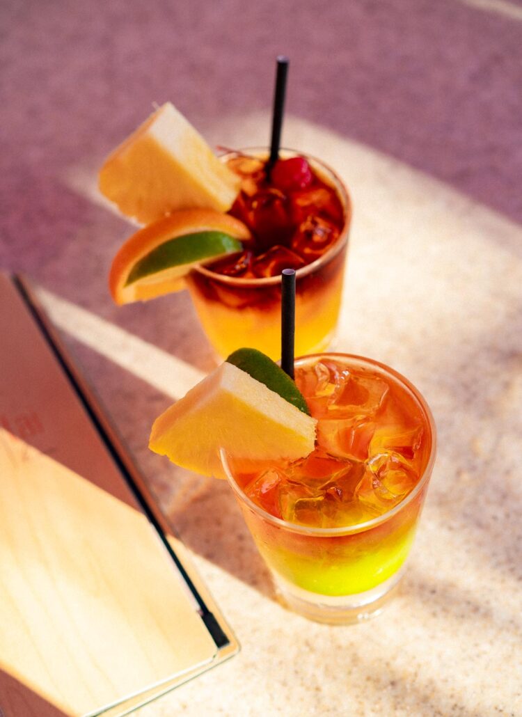 10 Buzz-Worthy Bars in Honolulu, Oahu